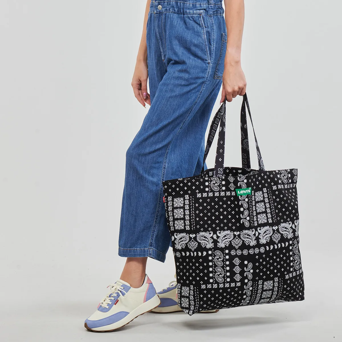 GRAPHIC MARKET TOTE