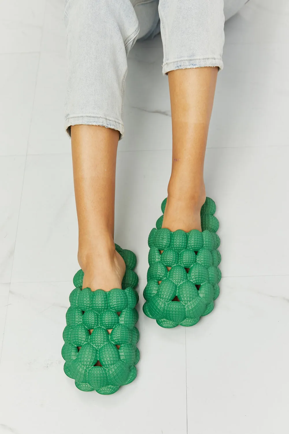 Green Laid Back Bubble Slides by NOOK JOI