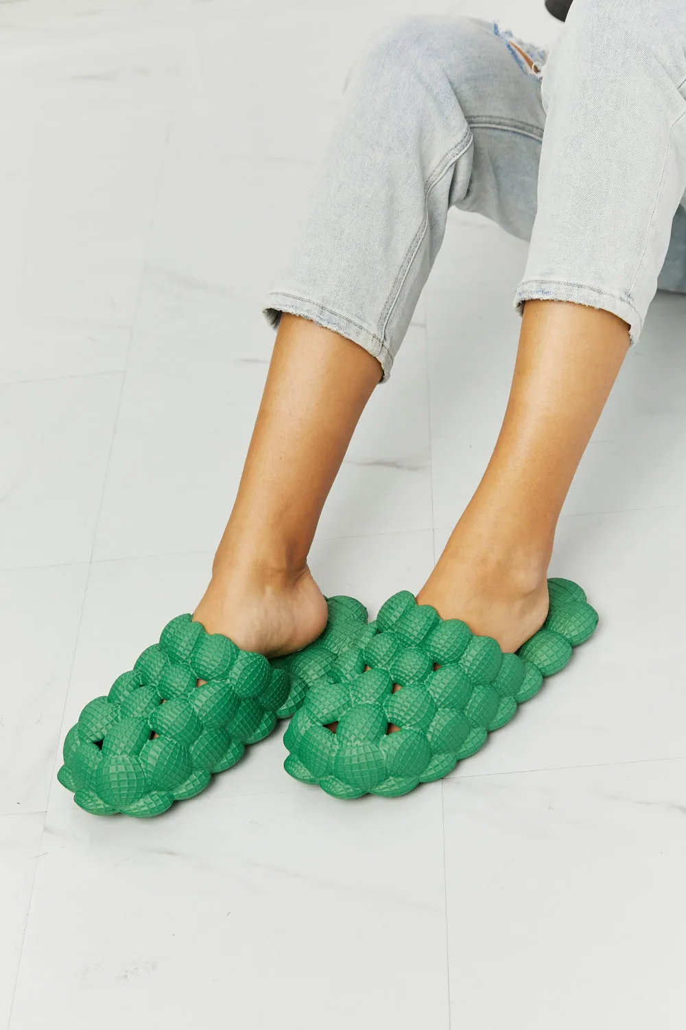 Green Laid Back Bubble Slides by NOOK JOI