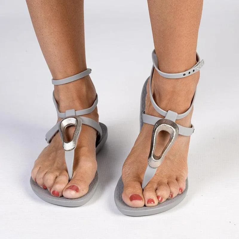 Ipanema Hera Hoop Thong Sandals, Grey