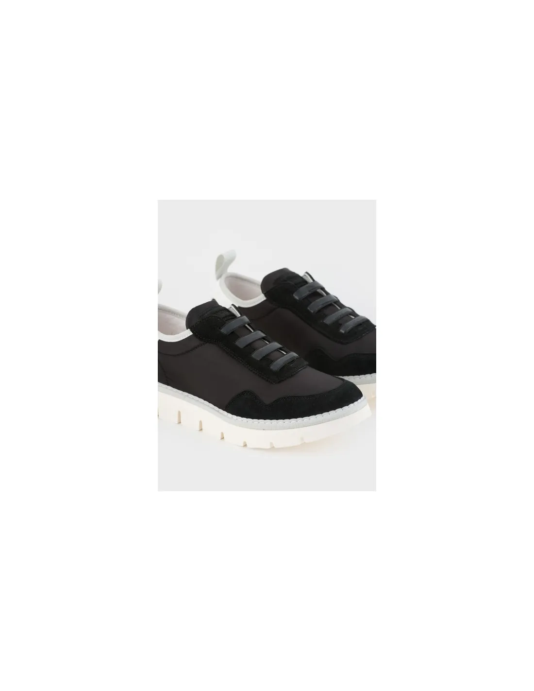 P05 Slip-On Negro